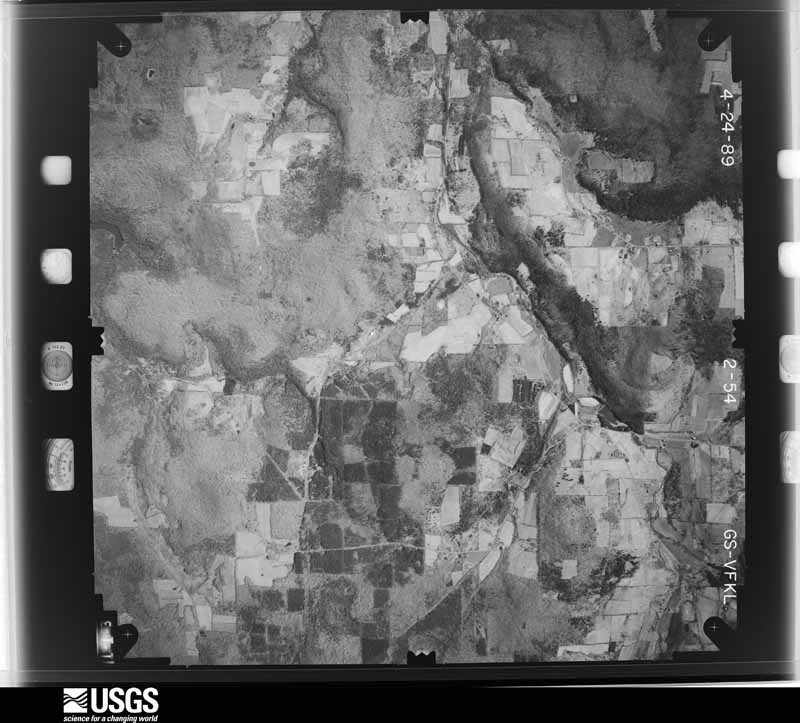 U.S. Geological Survey aerial photograph, 1989-04-01, scale 1:28000