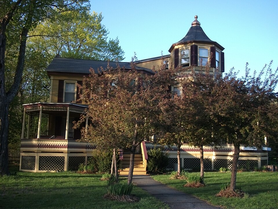 Photograph of Harry Fischel House