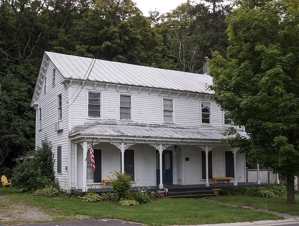 Photograph of L.E. Cleveland House