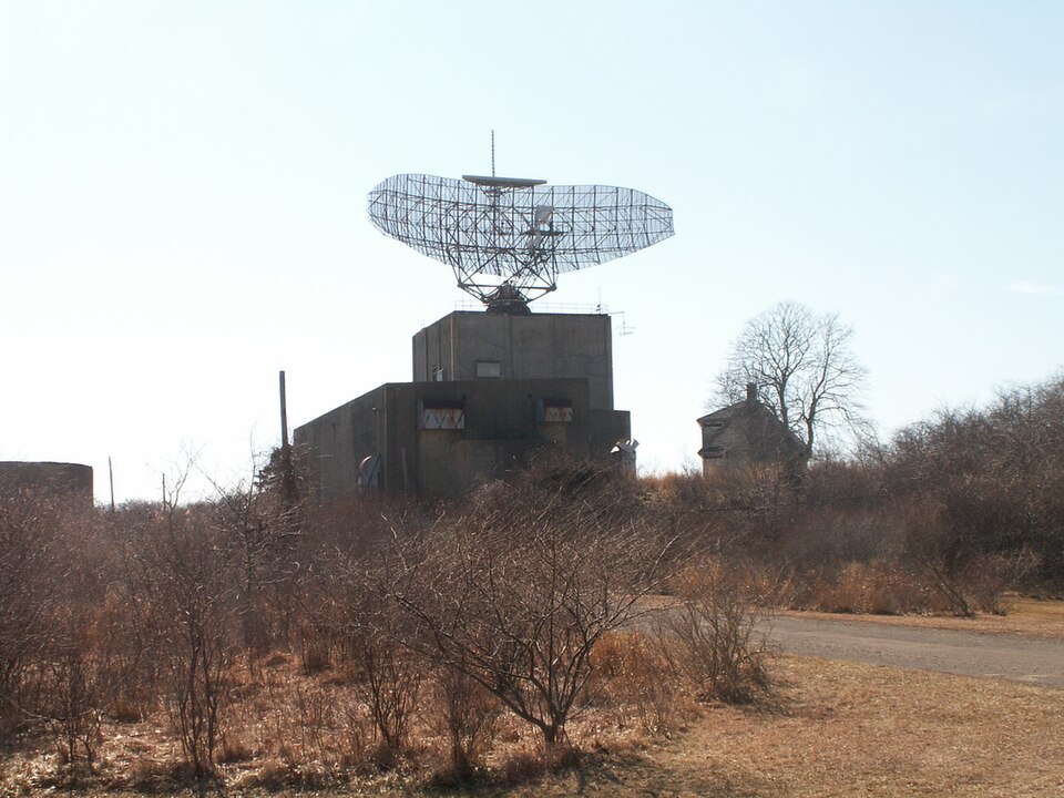 Photograph of AN/FPS-35