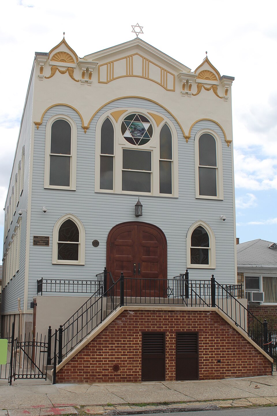 Photograph of Congregation Tifereth Israel