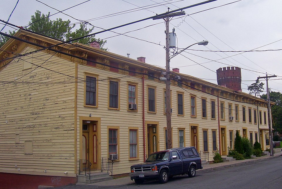 Photograph of Houses at 37-47 North Fifth Street