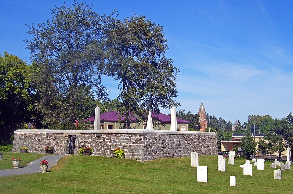 Photograph of Gideon Putnam Burying Ground