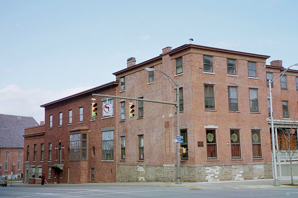 Photograph of Fort Schuyler Club Building