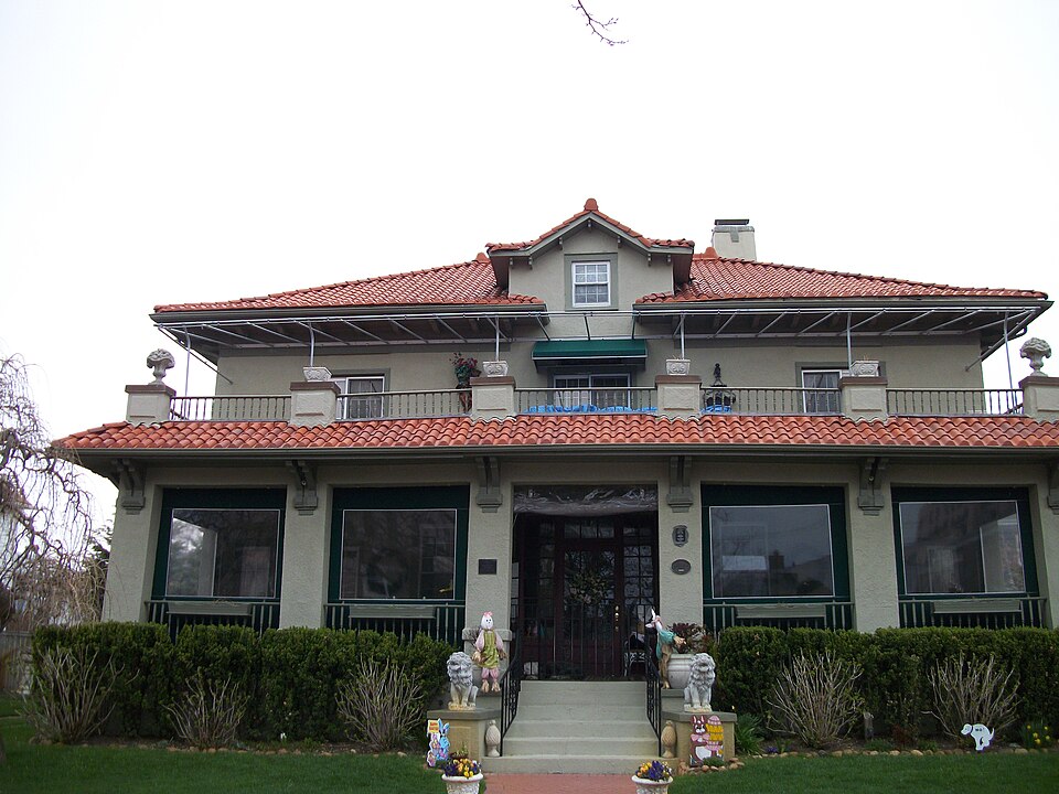 Photograph of Pauline Felix House