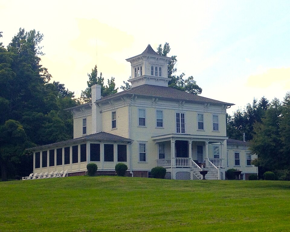 Photograph of William and Victoria Pulver House