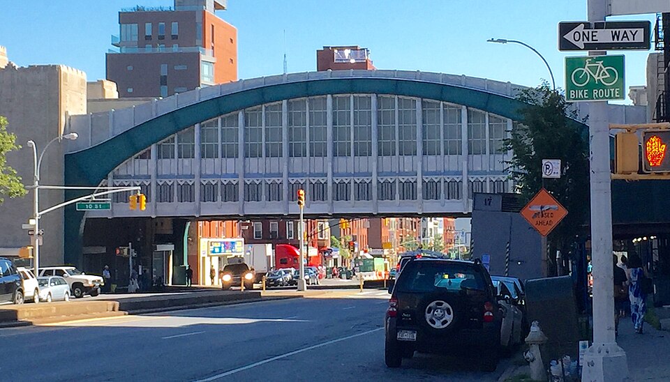 Photograph of Fourth Avenue / Ninth Street