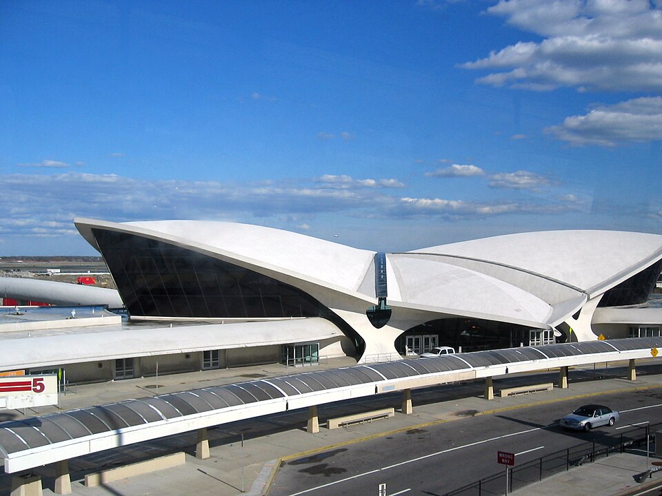 Photograph of TWA Flight Center