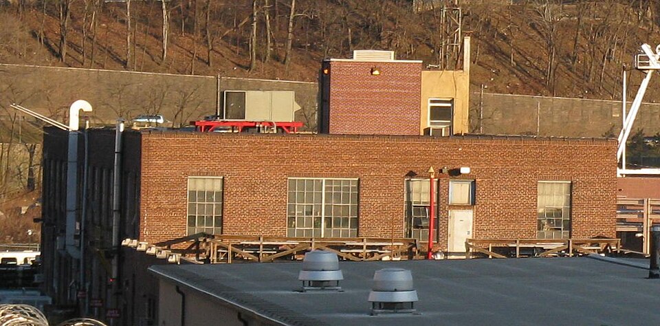 Photograph of 207th Street Yard - Signal Service Building and Tower B