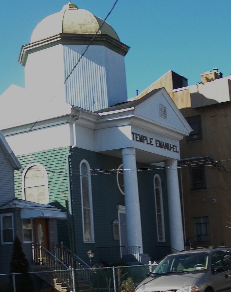 Photograph of Temple Emanu-El