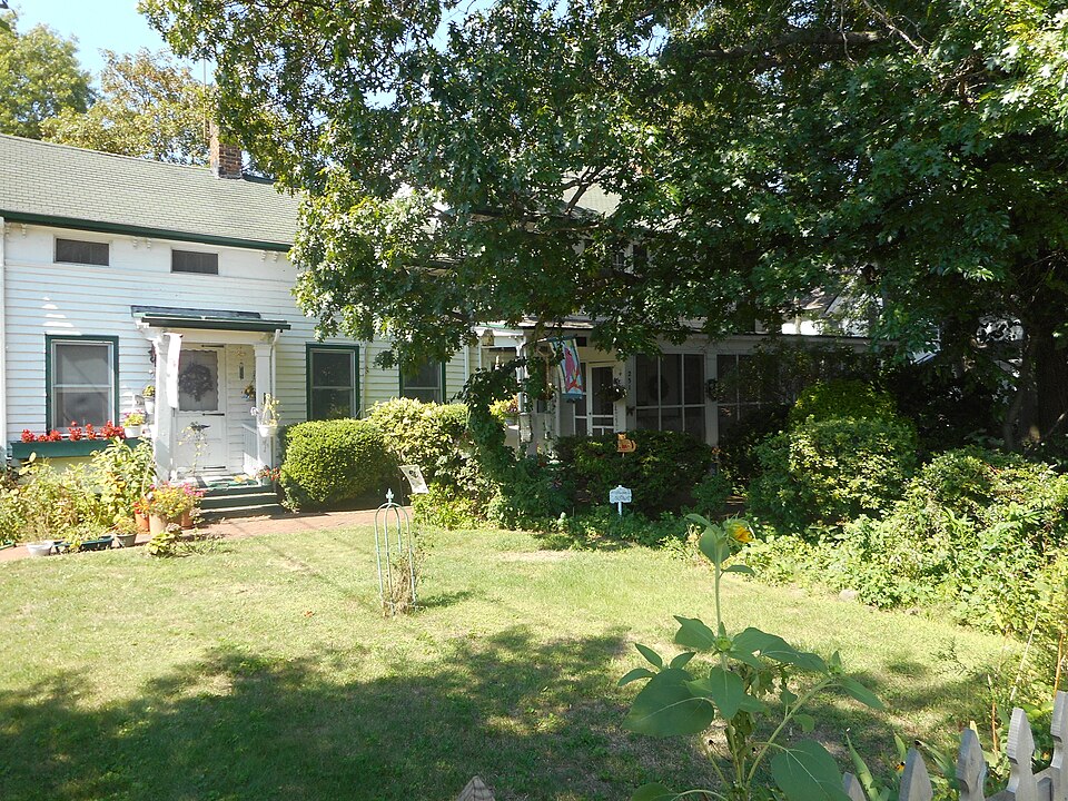 Photograph of House at 251 Rocklyn Avenue
