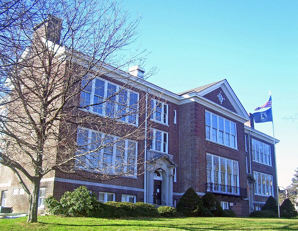 Photograph of North Main Street School