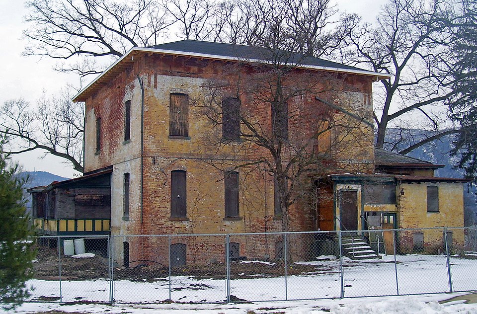 Photograph of The Grove