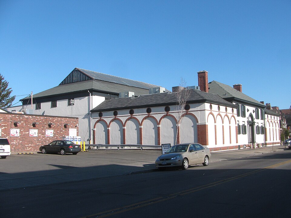 Photograph of Buffalo Tennis and Squash Club