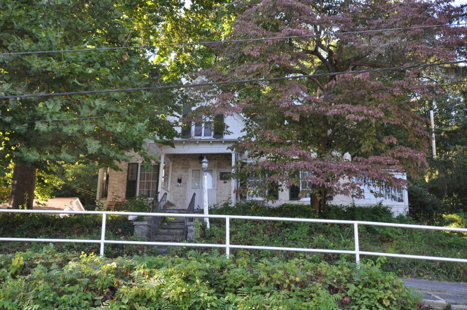 Photograph of Moses Yeomans House