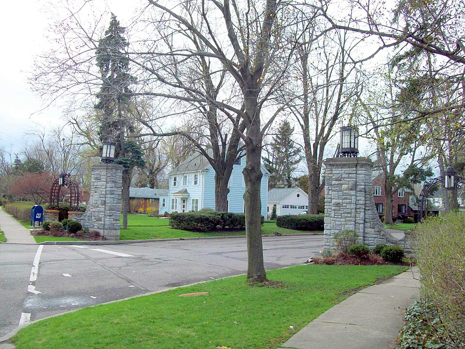 Photograph of Entranceway at Main Street at Darwin Drive