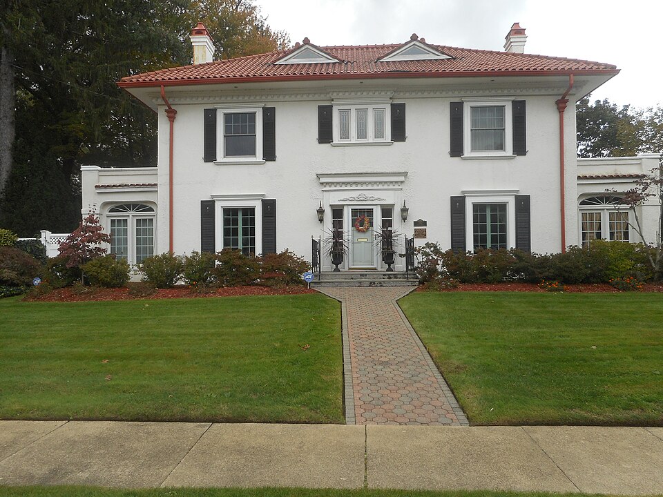 Photograph of Building at 390 Ocean Avenue