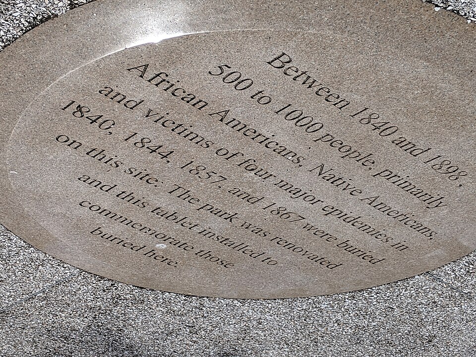 Photograph of Old Town of Flushing Burial Ground