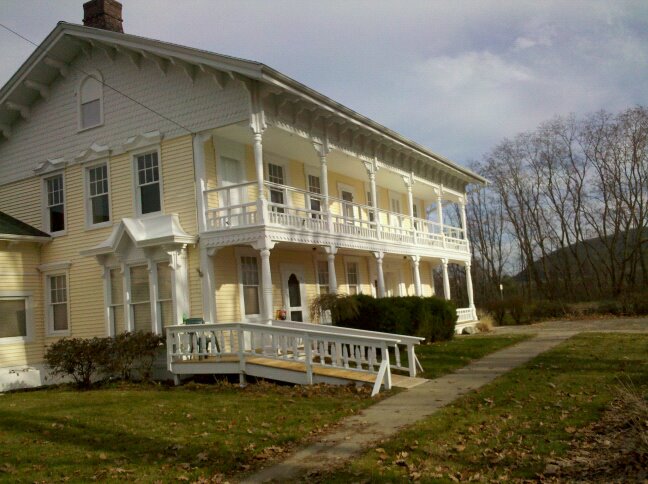 Photograph of Drovers Inn and Round Family Residence