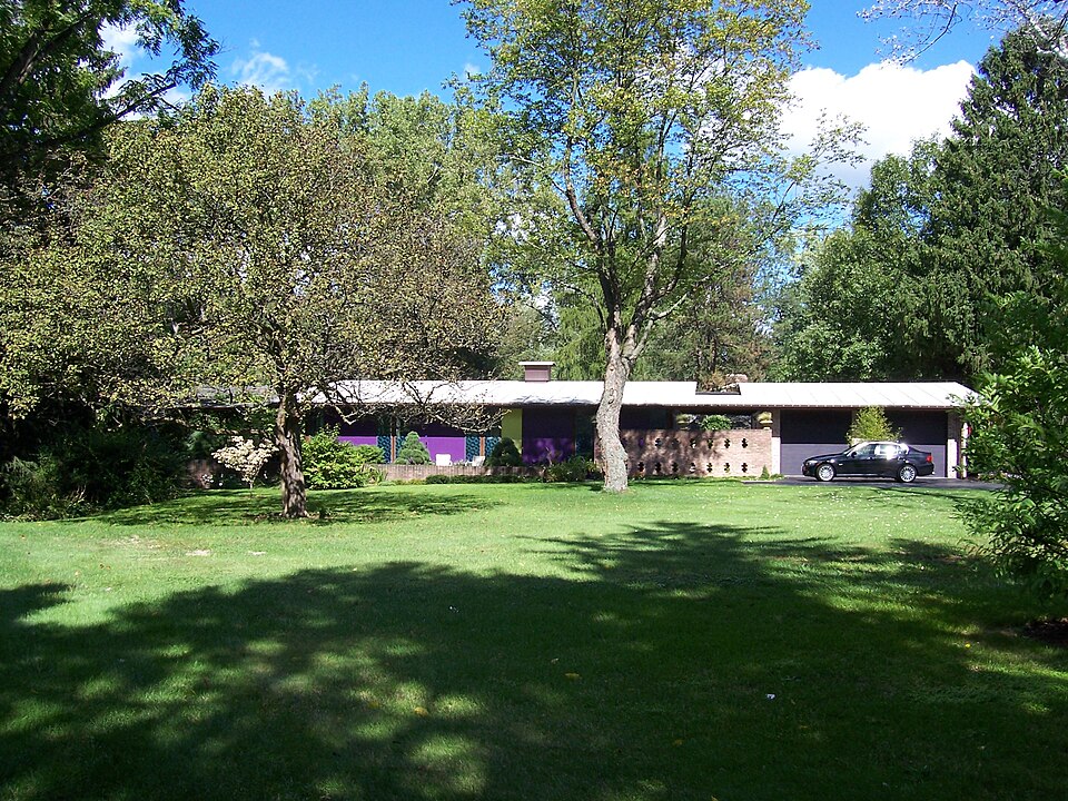 Photograph of Alcoa Care-free Home