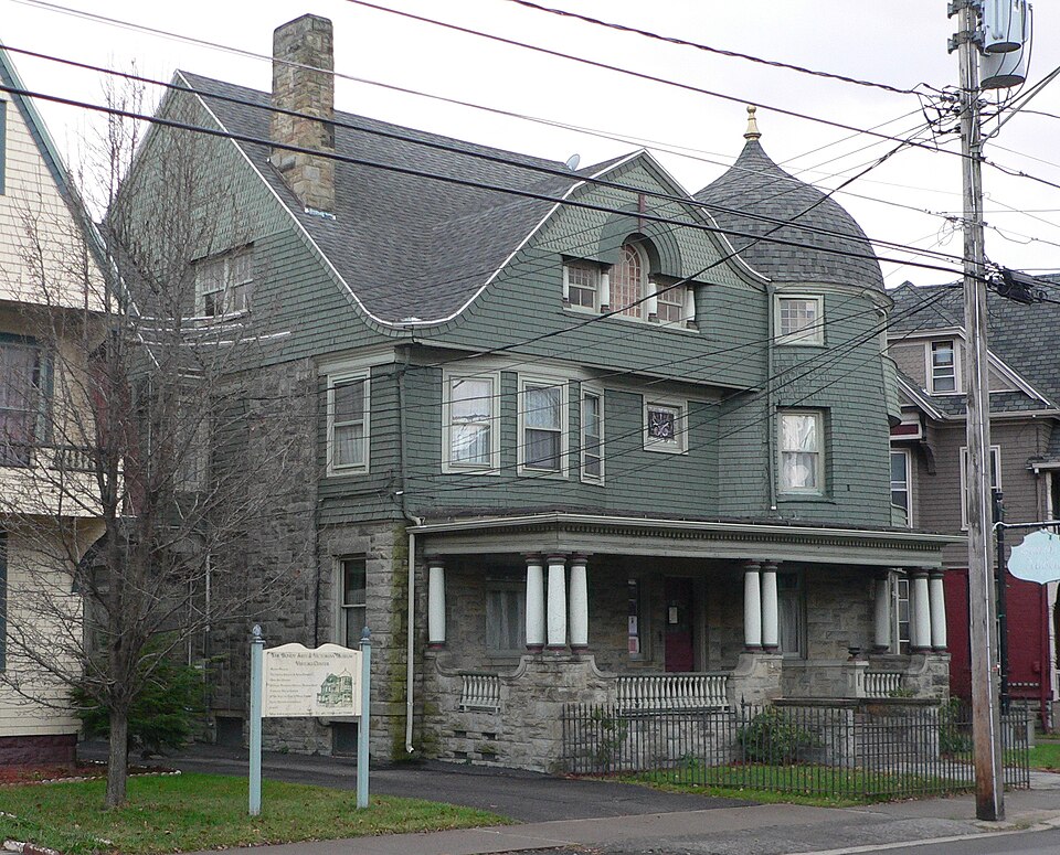 Photograph of Harlow E. Bundy House