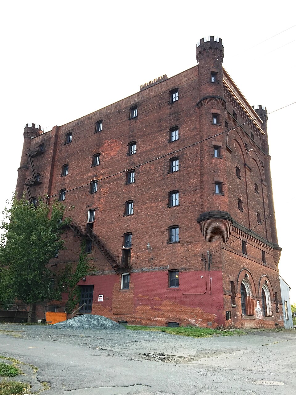 Photograph of United Waste Manufacturing Company Building