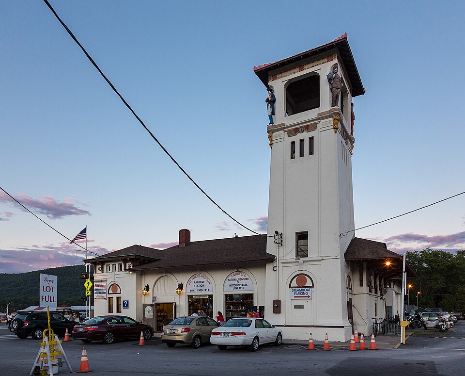 Photograph of Lake George station