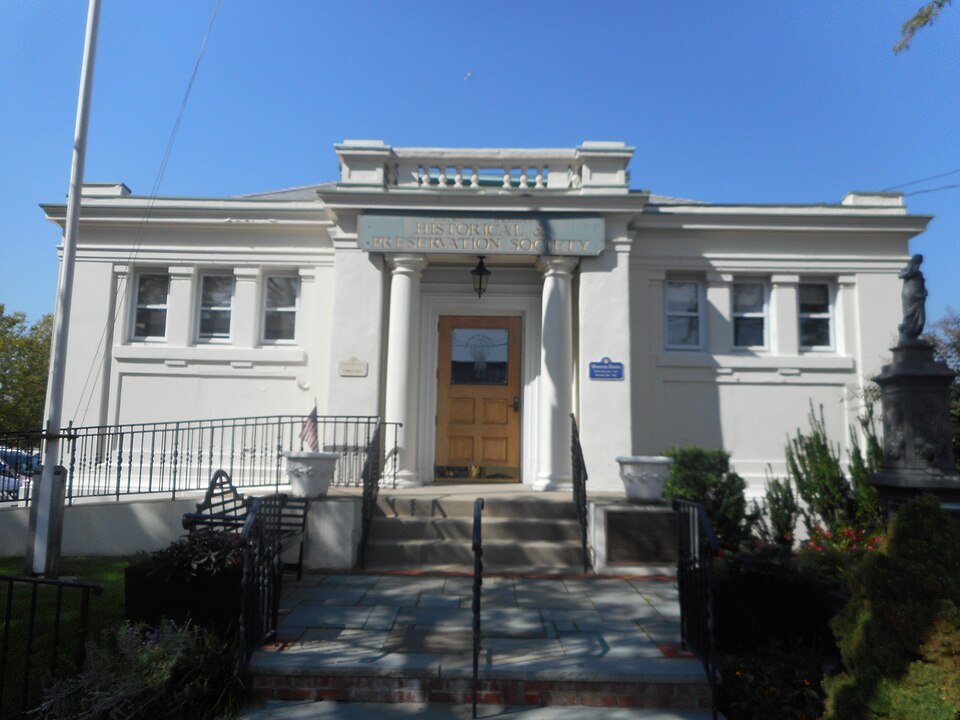 Photograph of Old Babylon Library
