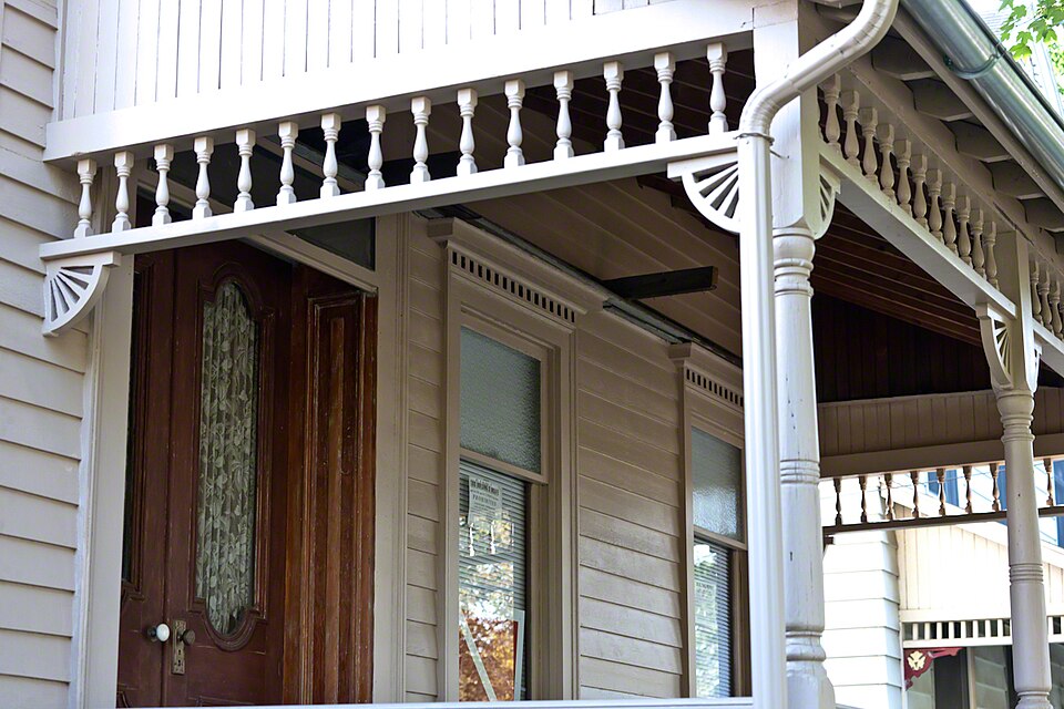 Photograph of Dennis-Newton House