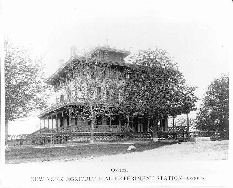 Photograph of Parrott Hall