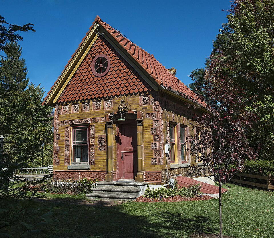 Photograph of Terra Cotta Building