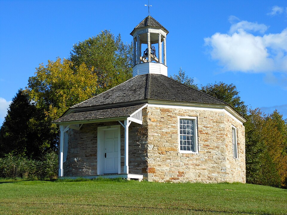 Photograph of Octagonal Schoolhouse