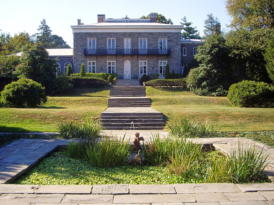 Photograph of Bartow-Pell Mansion