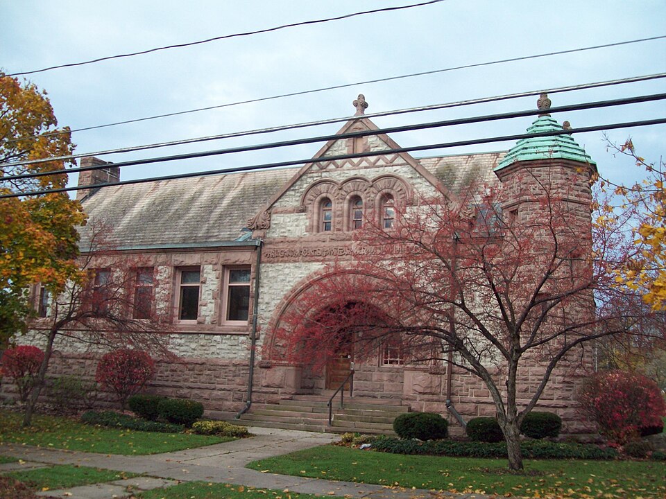 Photograph of Richmond Memorial Library