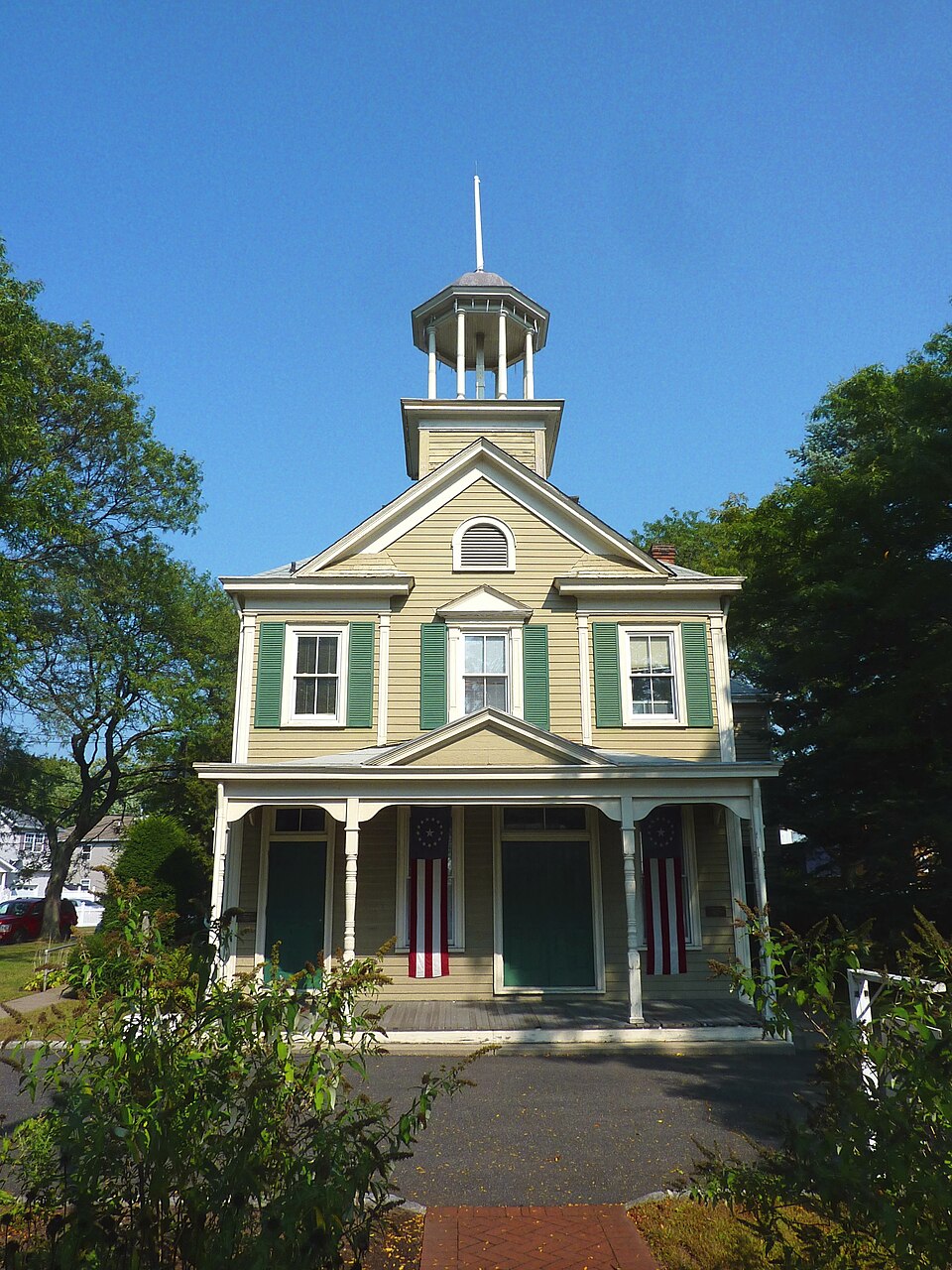 Photograph of Heitz Place Courthouse