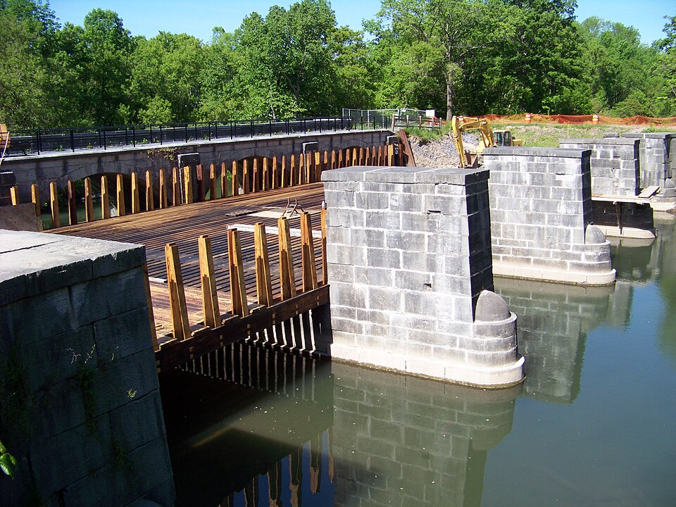 Photograph of Nine Mile Creek Aqueduct