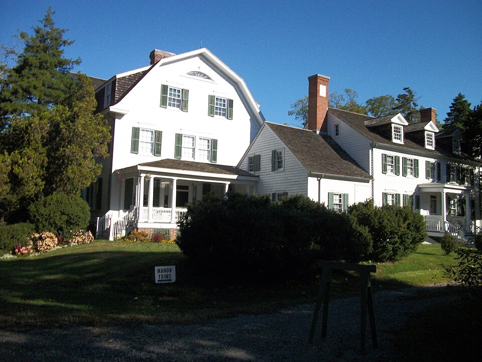 Photograph of Sagtikos Manor