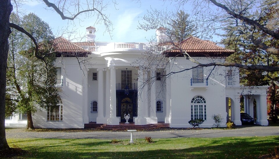 Photograph of Villa Lewaro