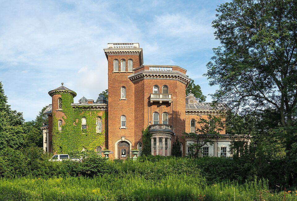 Photograph of Litchfield Villa