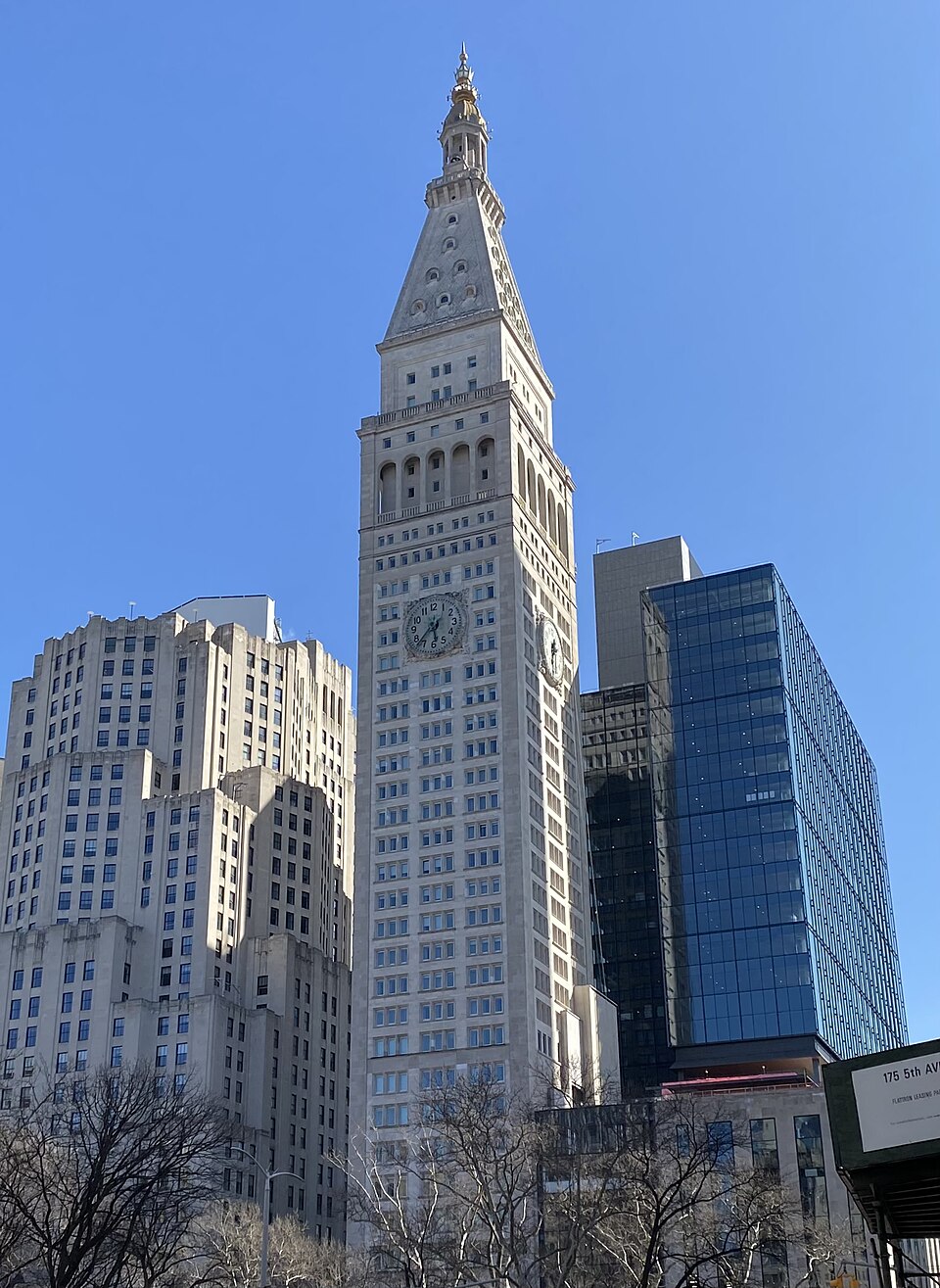 Photograph of Metropolitan Life Insurance Company Tower