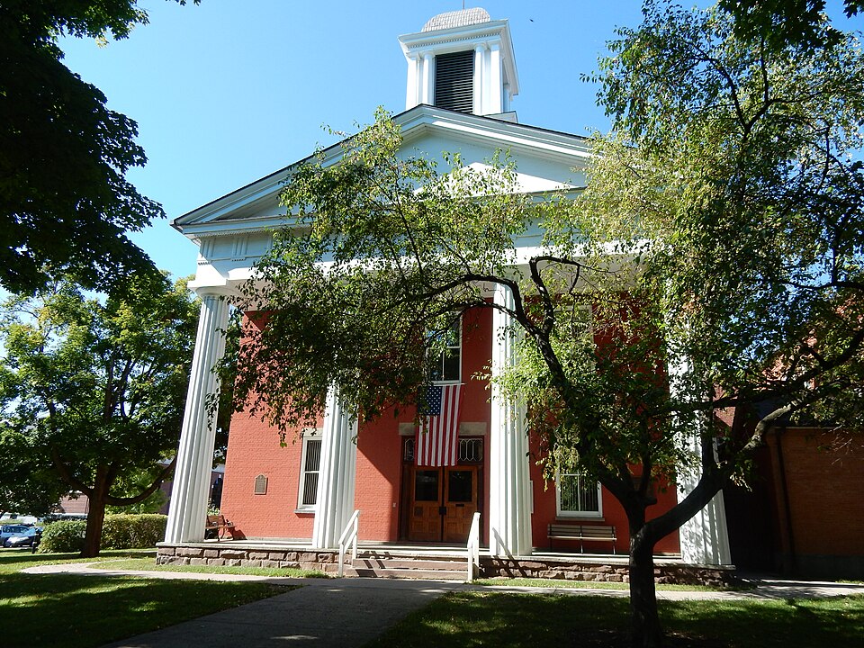 Photograph of Yates County Courthouse Park District