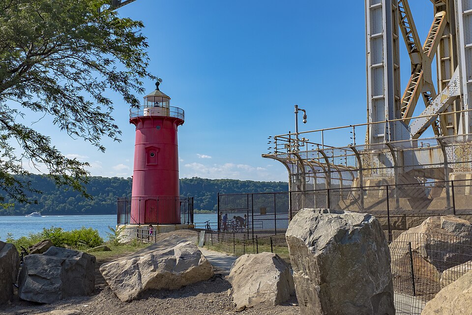 Photograph of Jeffrey's Hook Light