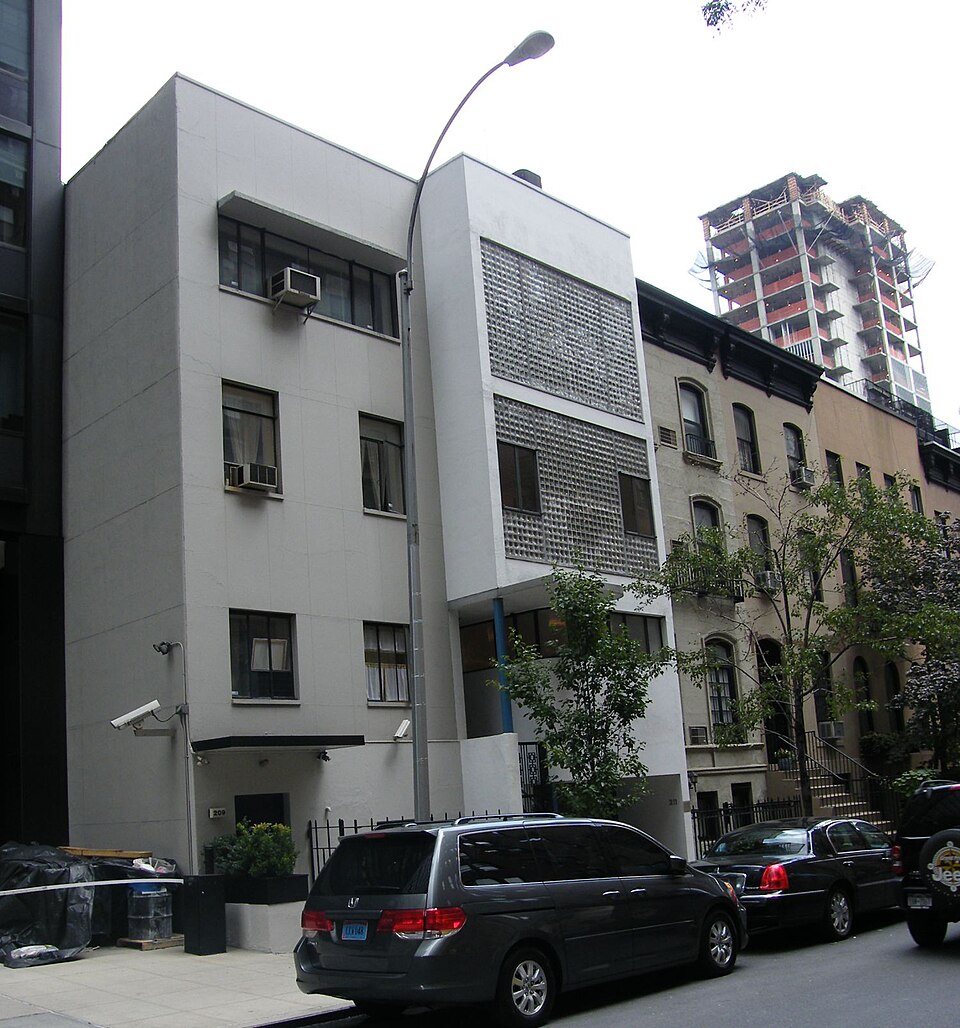 Photograph of Lescaze House