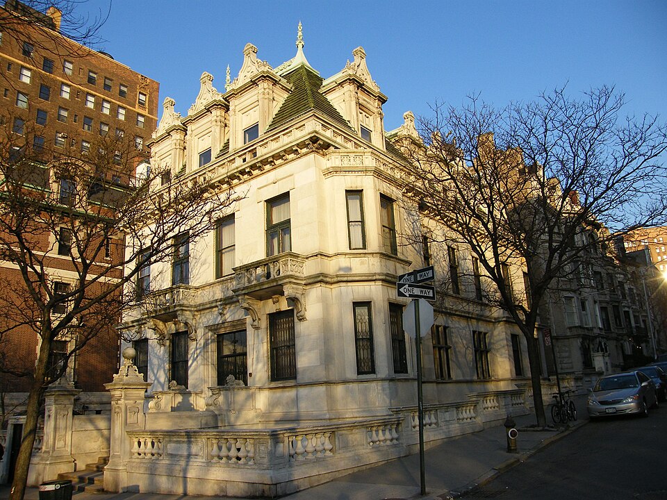 Photograph of Schinasi House