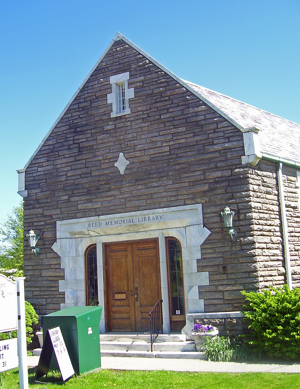 Photograph of Reed Memorial Library