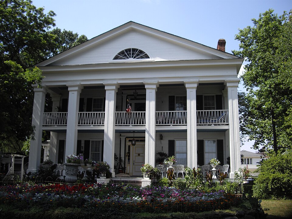 Photograph of Seguine Mansion