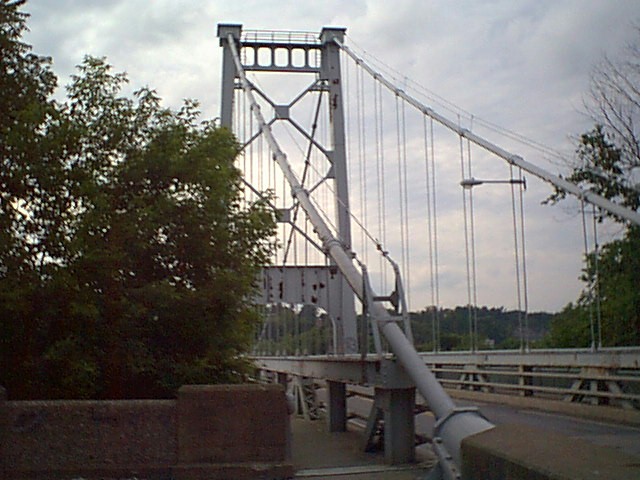 Photograph of Kingston-Port Ewen Suspension Bridge