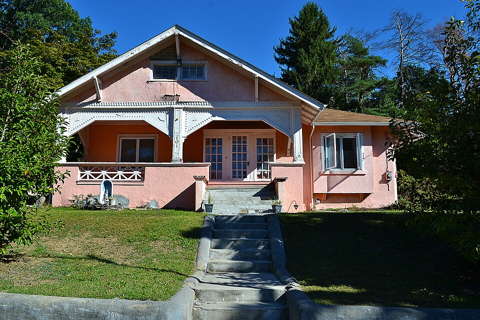 Photograph of Mader House