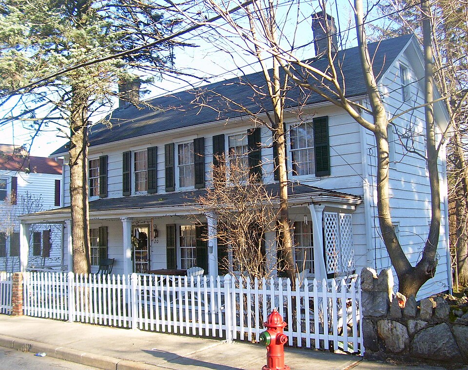 Photograph of House at 20 Center Street