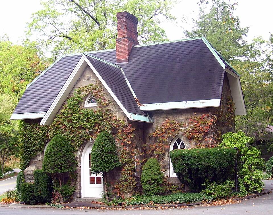 Photograph of Cold Spring Cemetery Gatehouse